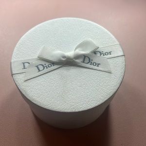 Dior Beauty Gift set. Dior Addict to life mini and Charm Bracelet in gift box